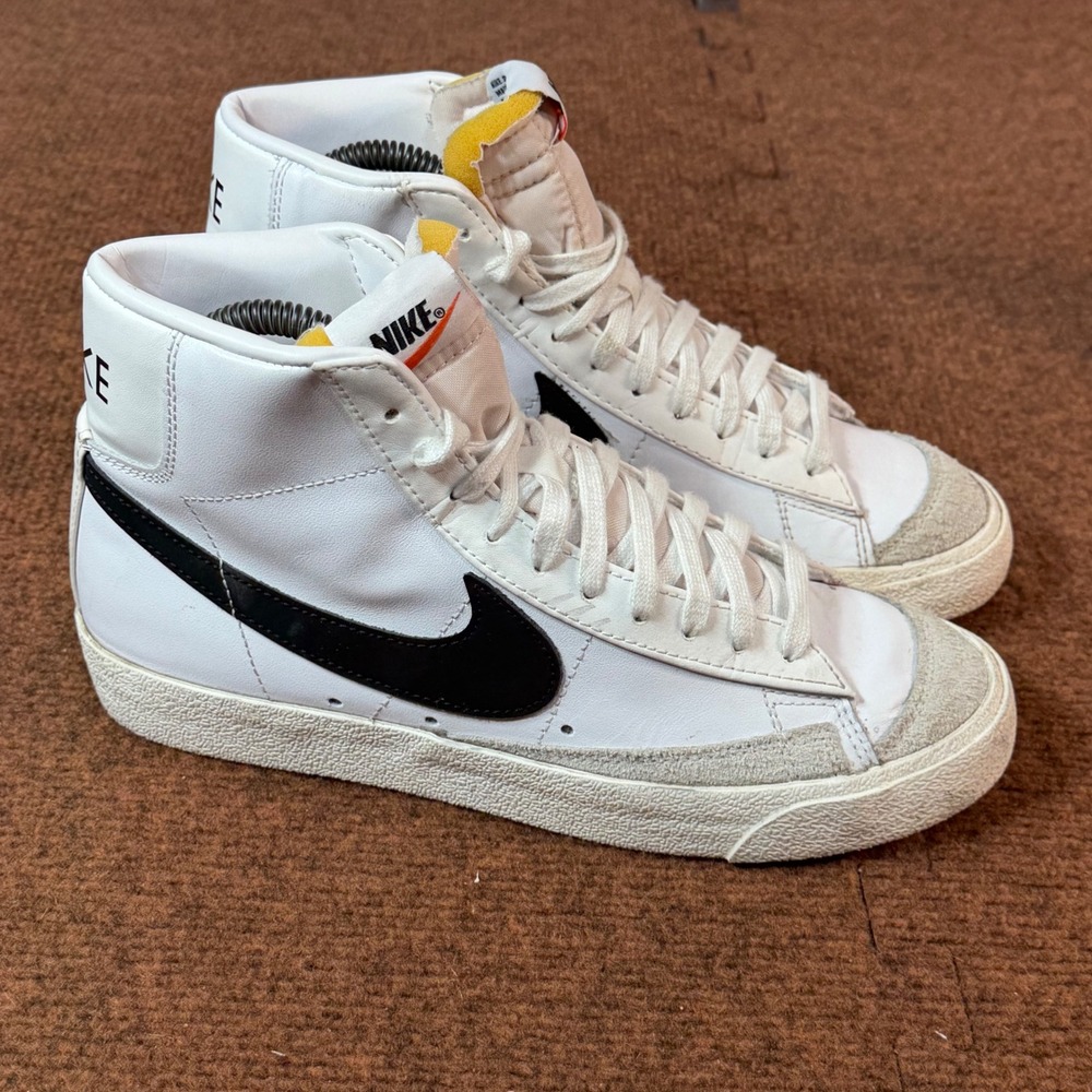 A+ Nike Blazer Mid 77 Vintage Womens White Gym Black Sneakers CZ1055-100 Size 8